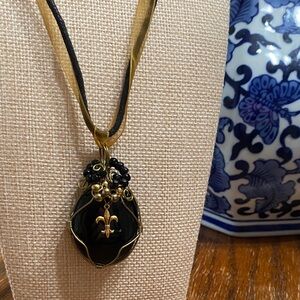 Beautiful Wired Black Stone Pendant with Fleur de Lis charm Necklace